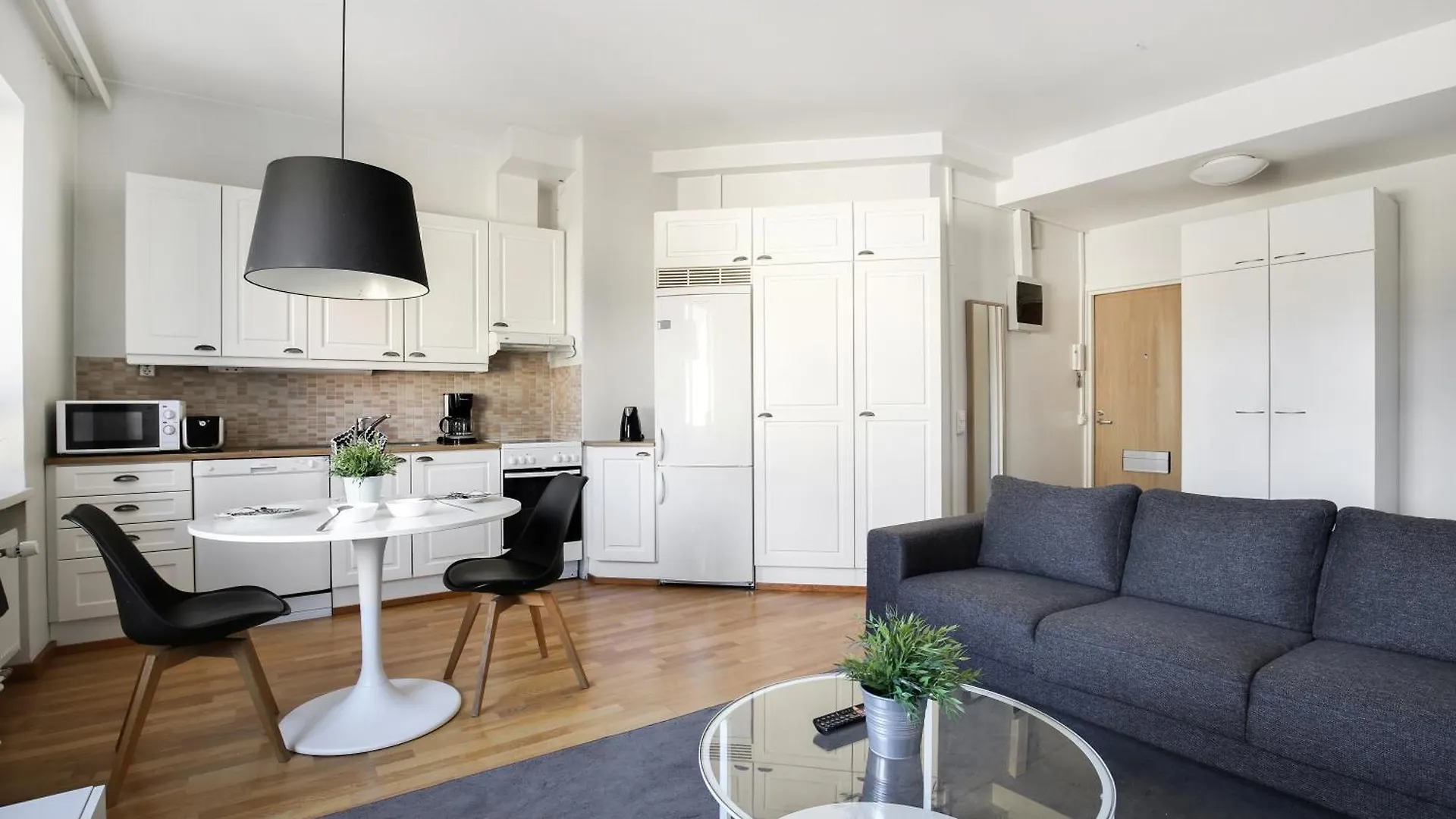 Kotimaailma Apartments Kamppi - Spacious 1Br Helsinki